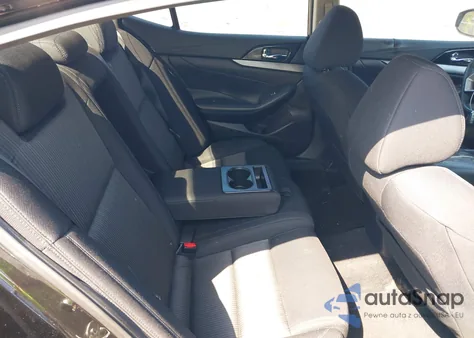 2017 Nissan Maxima 3.5 S z USA, uszkodzony, nr VIN 1N4AA6AP6HC438795